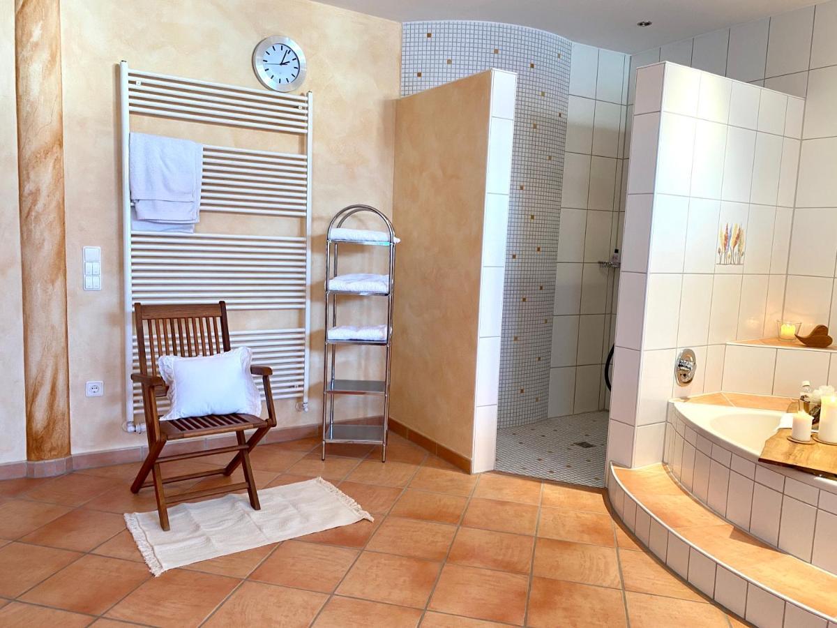 Private Spa Mit Sauna Und Whirlpool Schrozberg 외부 사진